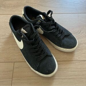 Nike Black and Blue Sneakers